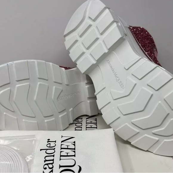 Alexander McQueen Tread Slick Sneaker Barbie Pink Metallic Glitter  37 6.5 - Picture 9 of 15